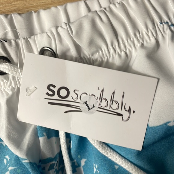 Patterned Beach Shorts - Picture 3 of 6